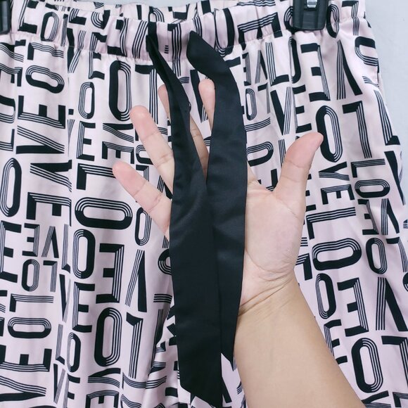 Victoria's Secret LOVE Print Pajama Pants Loungewear Bottoms Pink Black Size M - Picture 9 of 16